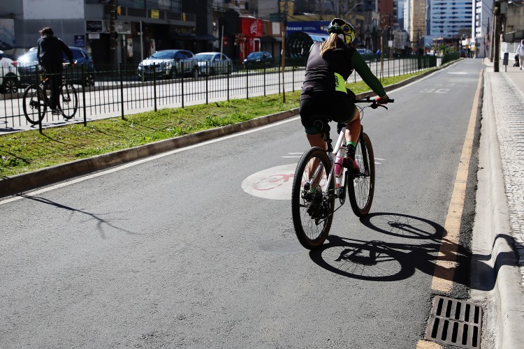 Paraná trabalha para consolidar a bicicleta como meio de transporte, lazer e esporte
