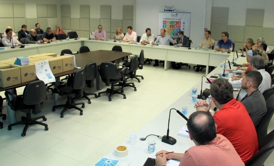 Reunião do ConCiclo distribui livros sobre Ciclomobilidade para as 399 Prefeituras do Paraná