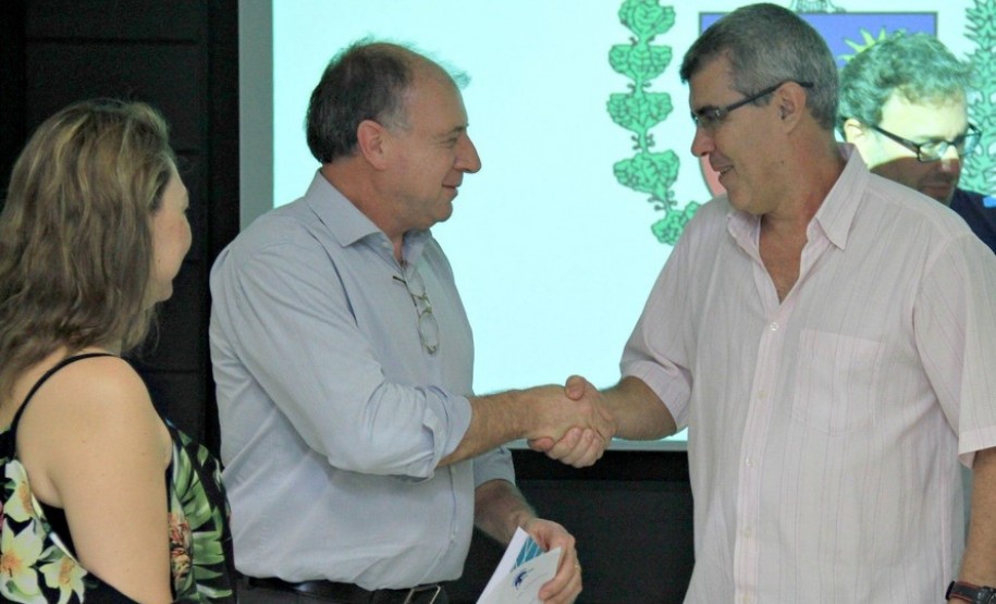 Reunião do ConCiclo distribui livros sobre Ciclomobilidade para as 399 Prefeituras do Paraná